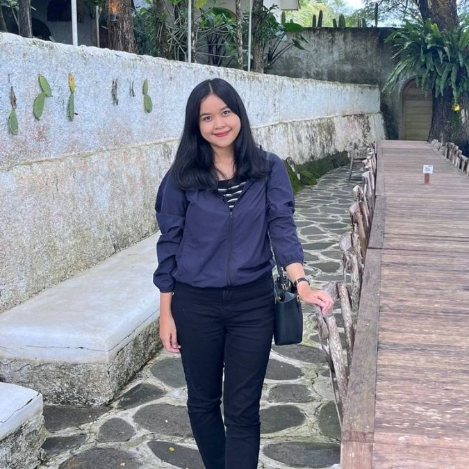 Tutor Cetta French Melanie Anindya